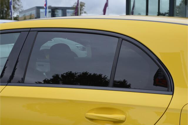 Mercedes-Benz A-KLASSE 250 e Business Solution AMG Sfeerverlichting | Widescreen | Carplay | Stoelverwarming | Night pakket