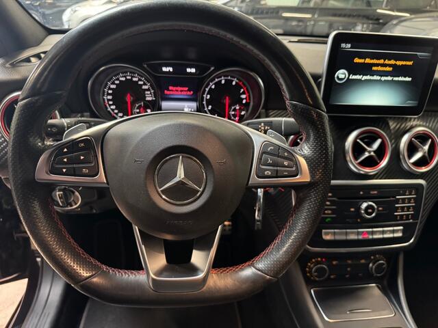 Mercedes-Benz A-KLASSE 180 Prestige / AMG-LINE / AUTOMAAT / NAVI / HALF LEDER / PDC /
