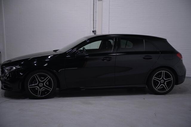 Mercedes-Benz A-KLASSE 180 Business Solution AMG NAP 1e eigen. led-verlichting v+a navi PDC v=a ambiente verlichting camera private-glas trekhaak wegklapbaar schakelflippers 18"LMV
