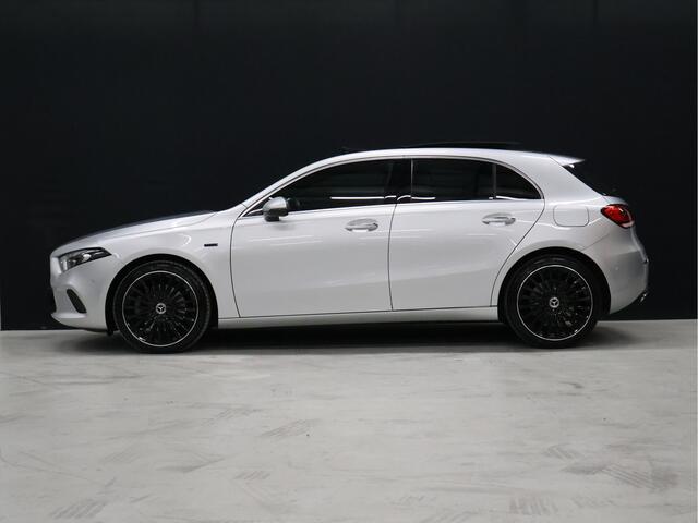 Mercedes-Benz A-KLASSE 250 e Business Solution Luxury Limited [SCHUIFKANTELDAK, MEMORY SEATS, APPLE CARPLAY, ANDROID, BURMESTER SOUND, CAMERA, VOL LEDER, CRUISE, CLIMATE, NIEUWSTAAT]