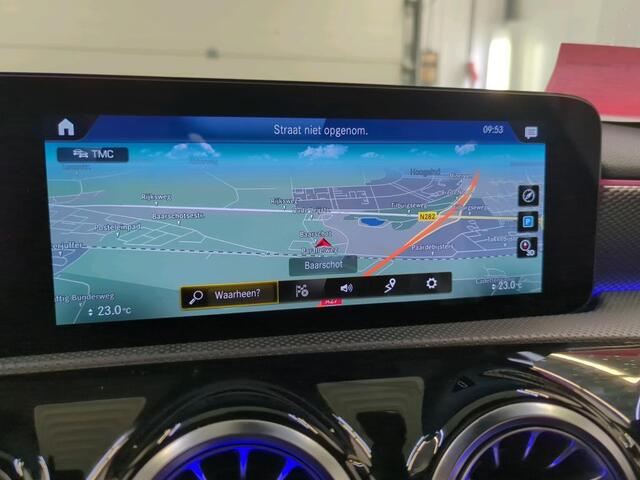 Mercedes-Benz A-KLASSE 160 Business Solution Luxury Navigatie Apple Carplay/Android Auto Camera Parkeersensoren Cruise Control Stoelverwarming Virtual Cockpit Lichtmetalen velgen Climate Control