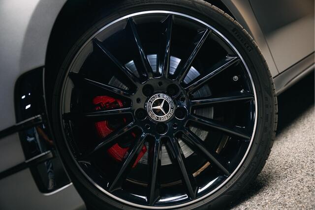 Mercedes-Benz A-KLASSE 250 e | Burmester | Pano | Hybride | Matte Grijs | Head-Up | Stoelverwarming |