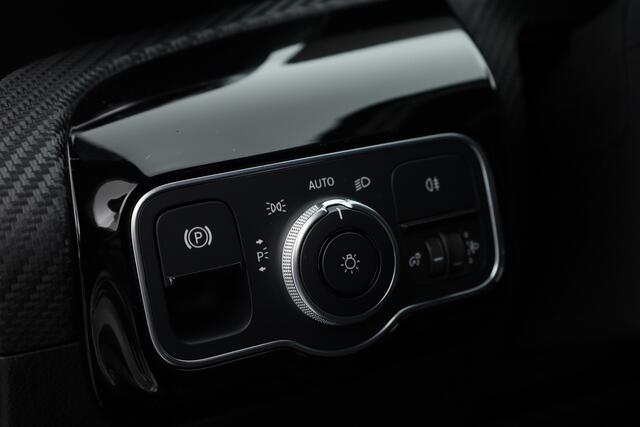 Mercedes-Benz A-KLASSE 180 d Business Solution | Navi | Camera | Apple CarPlay | Trekhaak | Clima