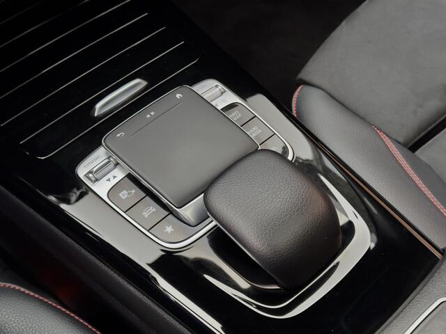 Mercedes-Benz A-KLASSE 200 AUT7 AMG-LINE PANODAK LEDER NAVI CAMERA VIRTUAL-DASH LED LMV-AMG PDC