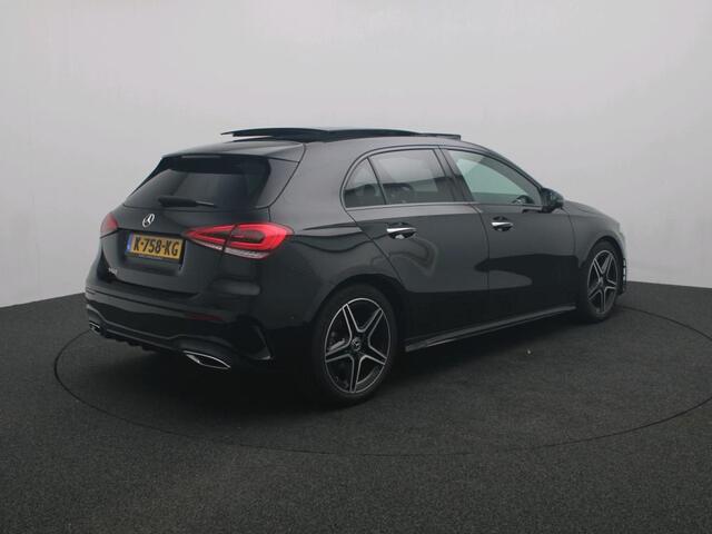 Mercedes-Benz A-KLASSE 160 Business Solution AMG Handgeschakeld AMG Line | Night Pakket | Panorama Schuif-Kanteldak | Sfeerverlichting | Memory Voorstoelen | MultiBeam Koplampen. Inclusief 24 maanden MB Certified garantie voor Europa.
