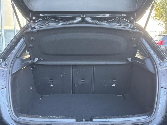Mercedes-Benz A-KLASSE 180 Business Line | Automaat | Pano | Parkeer Camera | Stoelverwarming