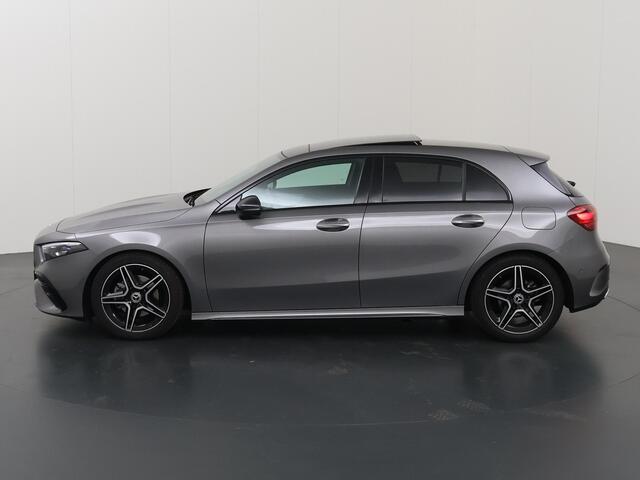 Mercedes-Benz A-KLASSE 180 AMG Line | Panoramadak | Night pakket | Premium pakket | Getint glas |
