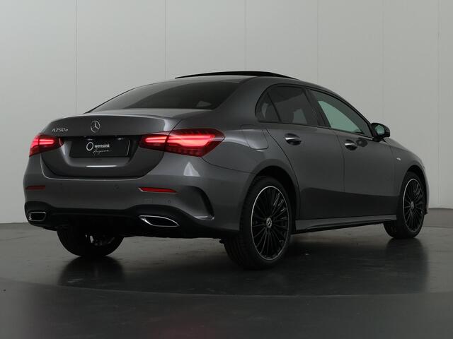 Mercedes-Benz A-KLASSE Limousine 250 e Business Solution AMG | Panoramadak | Night pakket | 19 Inch AMG | DAB+ | Trekhaak