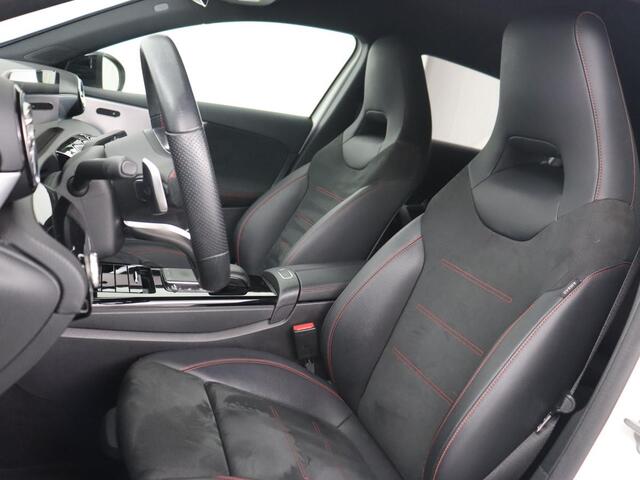 Mercedes-Benz A-KLASSE 180 AMG | 66.100km NAP | Stoelverwarming | Camera | Sfeerverlichting | Leder/Alcantara | Navigatie | Full LED | Park Assist | Widescreen