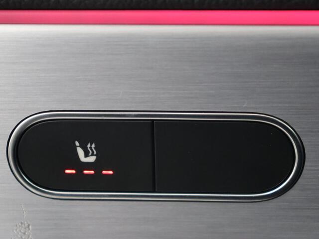 Mercedes-Benz A-KLASSE 180 AMG | 66.100km NAP | Stoelverwarming | Camera | Sfeerverlichting | Leder/Alcantara | Navigatie | Full LED | Park Assist | Widescreen