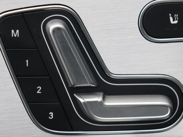 Mercedes-Benz A-KLASSE 200 AMG | Panoramadak | Carplay | Memory | Matrix LED | Leder/Alcantara | Keyless | Sfeerverlichting | Camera | Park Assist | Navigatie | Widescreen