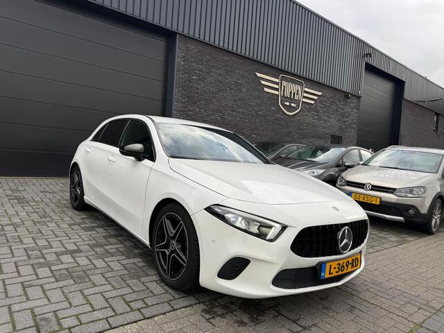 Mercedes-Benz A-KLASSE 180 Premium Plus | 12MND GARANTIE | LED | CARPLAY | NAVI | CRUISE | LMV | LEDER |