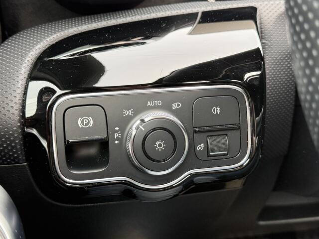 Mercedes-Benz A-KLASSE 200 Business Solution AMG | Pano | Camera | LED | MBUX | 18 inch