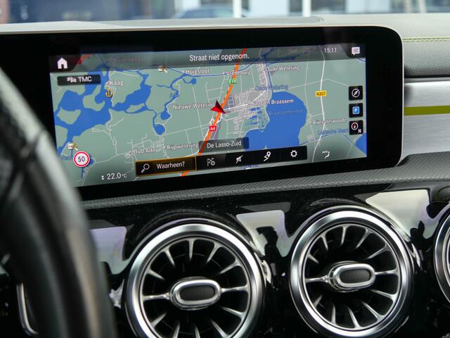 Mercedes-Benz A-KLASSE 200 AMG Edition One | PANODAK | CAMERA | NAVIGATIE |