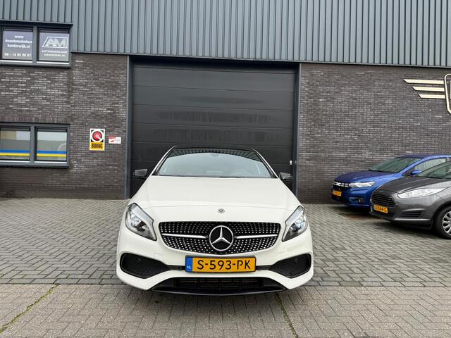 Mercedes-Benz A-KLASSE 250 Prestige | 2E EIGENAAR | 12MND GARANTIE | PANODAK | AUTOMAAT | CRUISE | CARPLAY | LMV | SFEERVERLICHTING |