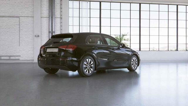 Mercedes-Benz A-KLASSE 180 Business Solution Luxury | Stoelverwarming | Achteruitrijcamera | Sfeerverlichting |