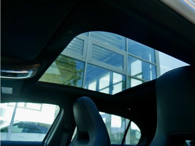 Mercedes-Benz A-KLASSE 250e AMG ** LED, MBUX+, DISTR, PANORAMA, HuD, 2-Zone CLIMA, 19-inch LMV, ** 1e EIG - UNFALLFREI ** ** INFORMEER OOK NAAR ONZE AANTREKKELIJKE FINANCIAL-LEASE TARIEVEN **