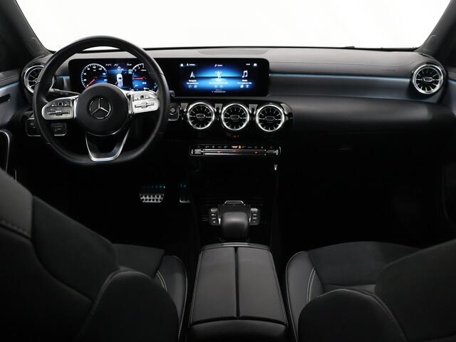 Mercedes-Benz A-KLASSE 250 e Business Solution AMG Limited | Night | Panoramadak | Multibeam | Rijassistentiepakket Plus |