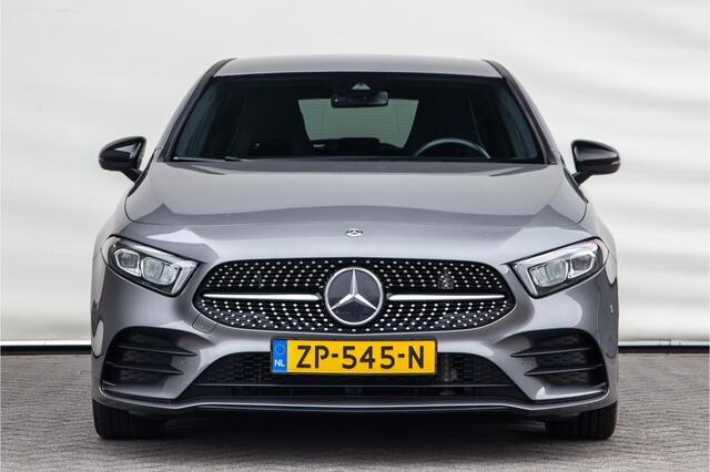 Mercedes-Benz A-KLASSE 200 AMG Nightpakket, Widescreen, Camera, 19"