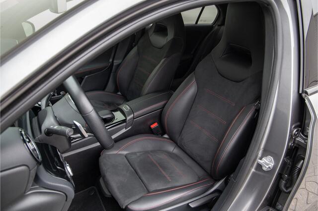 Mercedes-Benz A-KLASSE 200 AMG Nightpakket, Widescreen, Camera, 19"