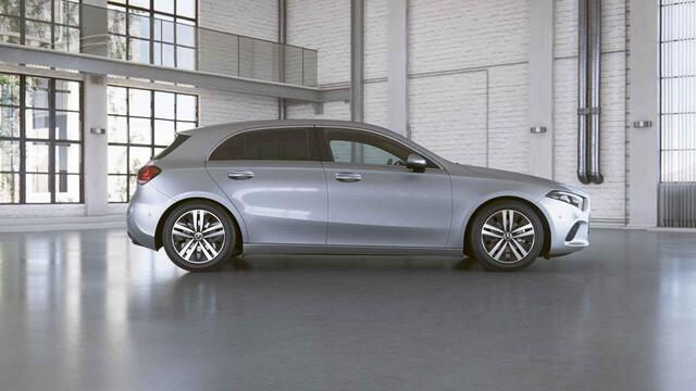 Mercedes-Benz A-KLASSE 180 Luxury Line | Premium Pack | Distronic | Apple Carplay |Stoelverwarming |