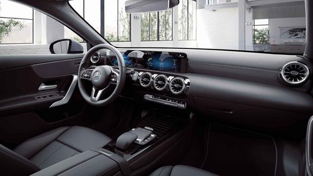 Mercedes-Benz A-KLASSE 180 Luxury Line | Premium Pack | Distronic | Apple Carplay |Stoelverwarming |