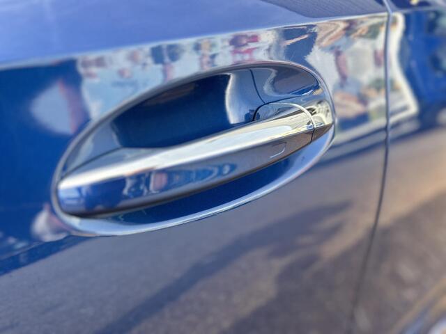 Mercedes-Benz A-KLASSE 180 Star Edition AMG Line | Winterpakket | 19 inch Multispaaks AMG Velgen | Panoramadak | Dodehoekassistent | MULTIBEAM LED koplampen | Stoelverwarming | Stuurverwarming