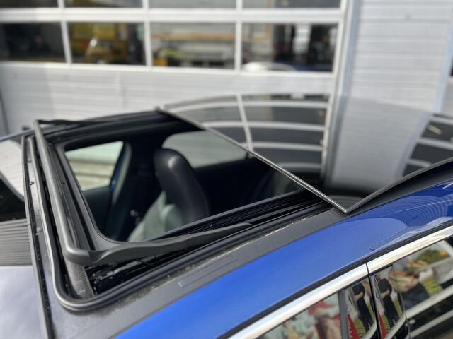 Mercedes-Benz A-KLASSE 180 Star Edition AMG Line | Winterpakket | 19 inch Multispaaks AMG Velgen | Panoramadak | Dodehoekassistent | MULTIBEAM LED koplampen | Stoelverwarming | Stuurverwarming