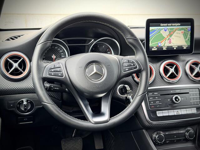Mercedes-Benz A-KLASSE 180 Ambition / AMG / NAVI GROOT / LED / DIAMOND