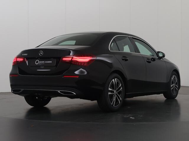Mercedes-Benz A-KLASSE 180 Star Edition Limousine | Apple Carplay/Android Auto | Achteruitrijcamera | Stoelverwarming | High-Performance Led | Parkeerpakket | Thermatic airco |