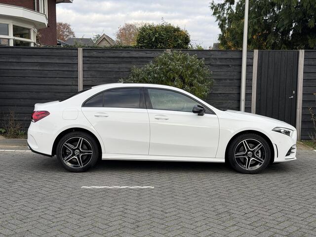 Mercedes-Benz A-KLASSE 250 e Premium Plus 218PK Automaat Navigatie, Rondomzichtcamera, Keyless, Panoramadak, Adaptieve Cruise Control, Stoelverwarming