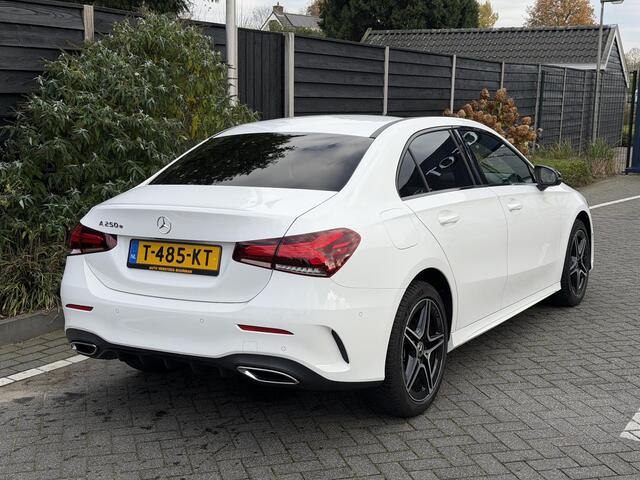 Mercedes-Benz A-KLASSE 250 e Premium Plus 218PK Automaat Navigatie, Rondomzichtcamera, Keyless, Panoramadak, Adaptieve Cruise Control, Stoelverwarming