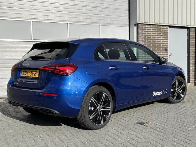 Mercedes-Benz A-KLASSE 250 e Star Edition Luxury Line | Panoramadak | Night Pakket | Dodehoekassistent | MULTIBEAM LED Koplampen | Sfeerverlichting | Stoelverwarming | Sierdelen Aluminium | Elektrisch Inklapbare Buitenspiegels | Achteruitrijcamera | Parkeersensoren