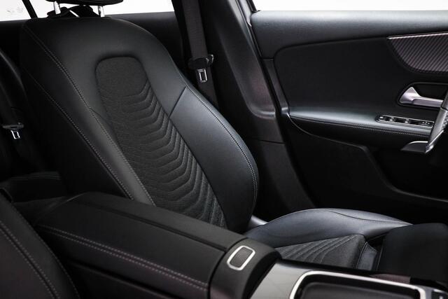 Mercedes-Benz A-KLASSE 180 Business Line | WIDESCREEN | DAB | APPLE | STUURVERWARMING | CAMERA