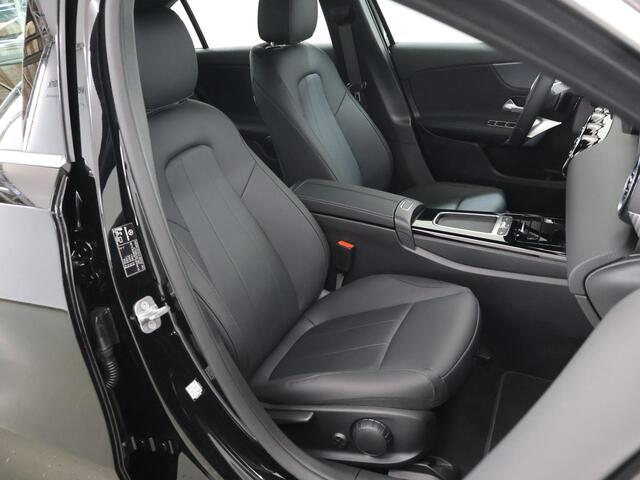 Mercedes-Benz A-KLASSE 180 Limousine Business Solution Luxury | Stoelverwarming | Led koplampen | Navigatie