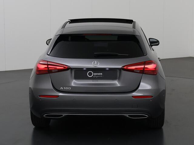 Mercedes-Benz A-KLASSE 180 Business Line | Panoramadak | Getint glas | widescreen | Stoelverwarming