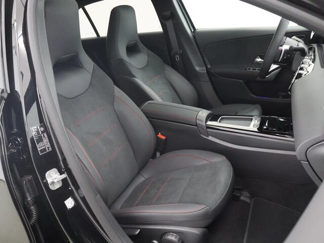 Mercedes-Benz A-KLASSE 180 Business Solution AMG | Panoramadak | Multibeam led | Nightpakket | Sfeerverlichting |