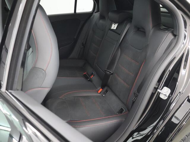 Mercedes-Benz A-KLASSE 180 Business Solution AMG | Panoramadak | Multibeam led | Nightpakket | Sfeerverlichting |