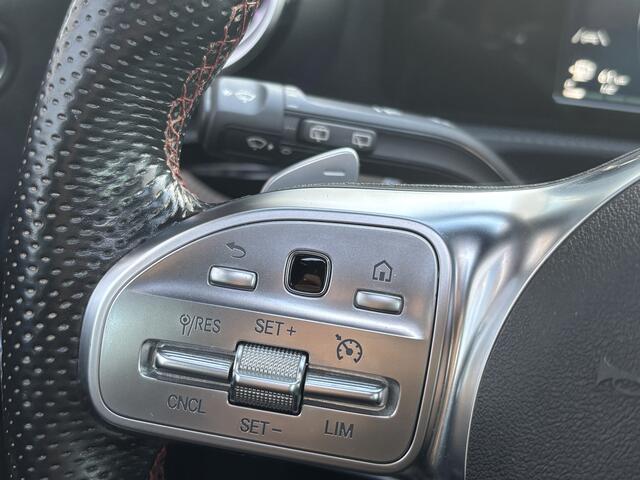 Mercedes-Benz A-KLASSE 180 Premium Plus | AMG Styling | Pano | Sfeerverlichting | Stoelverwarming