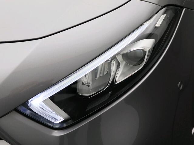 Mercedes-Benz A-KLASSE 180 Business Solution AMG AMG Line | Achteruitrijcamera | Apple CarPlay | Spiegelpakket | Dodehoekassistent. Inclusief 48 maanden Mercedes-Benz Certified garantie voor Europa.