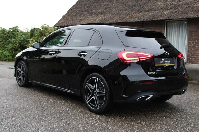 Mercedes-Benz A-KLASSE 250 e Business PHEV AMG ORG NL PANO SFEER MATRIX LED 116000KM!!!