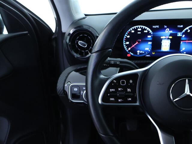 Mercedes-Benz A-KLASSE 160 Business Solution Ledkoplampen | Parkeerpakket met achteruitrijcamera | Stoelverwarming Voor | Spiegelpakket | Inclusief 24 maanden MB Certified garantie voor Europa.