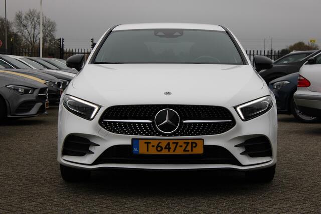 Mercedes-Benz A-KLASSE 250e AUT8 AMG Line NIGHT PAKKET DISTRONIC MULTIBEAM NAVI CAMERA TREKHAAK