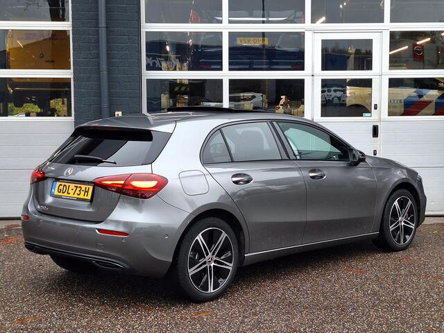 Mercedes-Benz A-KLASSE 250 e Star Edition Luxury Line | Panoramadak | Night pakket | Achteruitrijcamera | Sfeerverlichting | Multibeam LED | Dodehoekassistentie | Keyless-GO