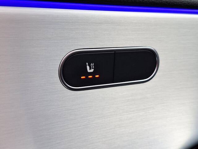 Mercedes-Benz A-KLASSE 250 e Star Edition Luxury Line | Panoramadak | Night pakket | Achteruitrijcamera | Sfeerverlichting | Multibeam LED | Dodehoekassistentie | Keyless-GO