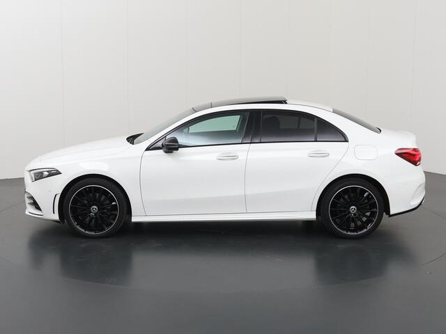 Mercedes-Benz A-KLASSE 250 e AMG Line | Panoramadak | Rij assistentiepakket | Night pakket | 19" lichtmetalen velgen |