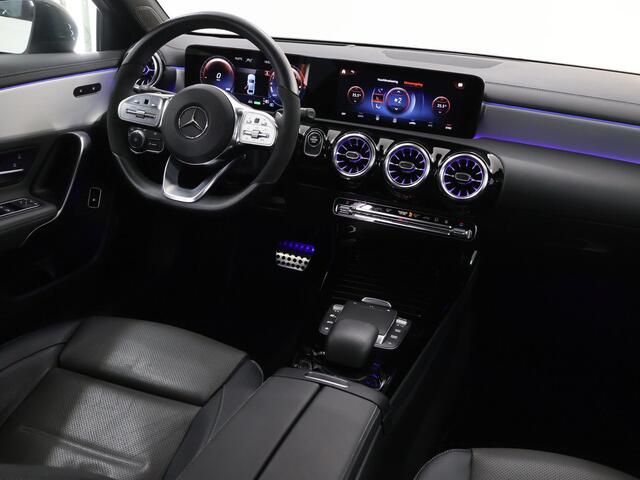 Mercedes-Benz A-KLASSE 250 e AMG Line | Panoramadak | Rij assistentiepakket | Night pakket | 19" lichtmetalen velgen |