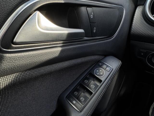 Mercedes-Benz A-KLASSE 180 Lease Edition Plus Panoramadak, LED, Keyless