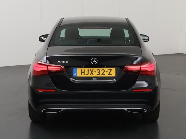 Mercedes-Benz A-KLASSE 180 Limousine Business Solution Luxury | Stoelverwarming | Led koplampen | Navigatie