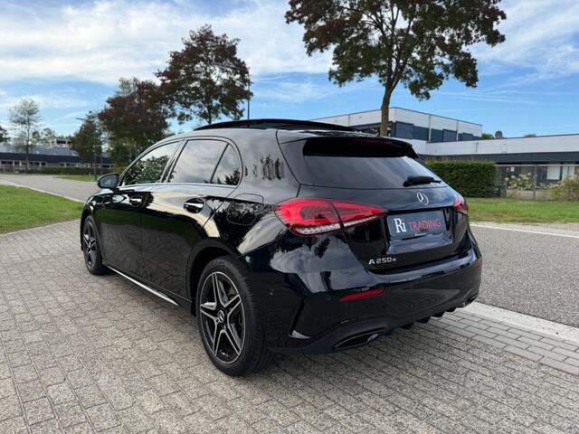 Mercedes-Benz A-KLASSE 250e AMG Pano Multibeam 360 Camera